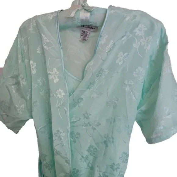 Gown silk / satin 2 piece set size medium - Picture 2 of 3